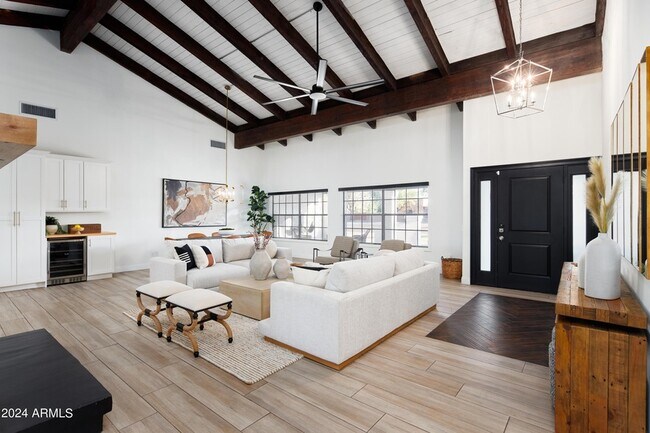 Foto del edificio - 8420 E Pepper Tree Ln