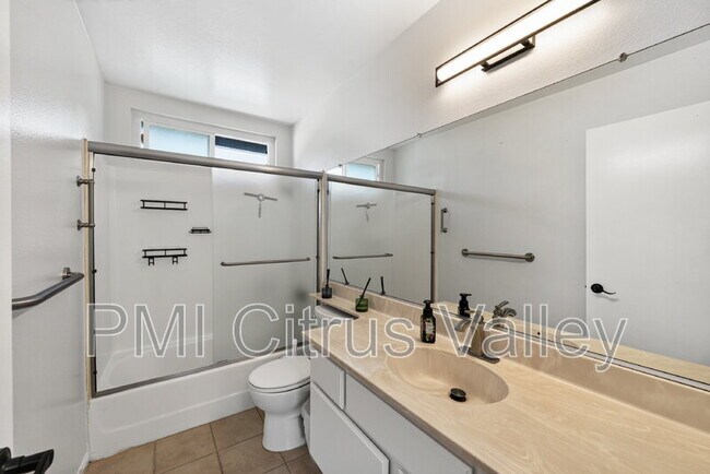 Building Photo - 15354 Black Shadow Dr
