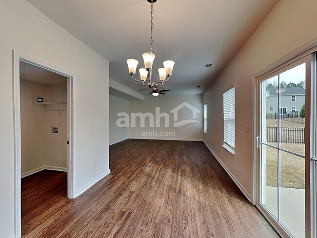 Foto del edificio - 648 Hamilton Park Dr