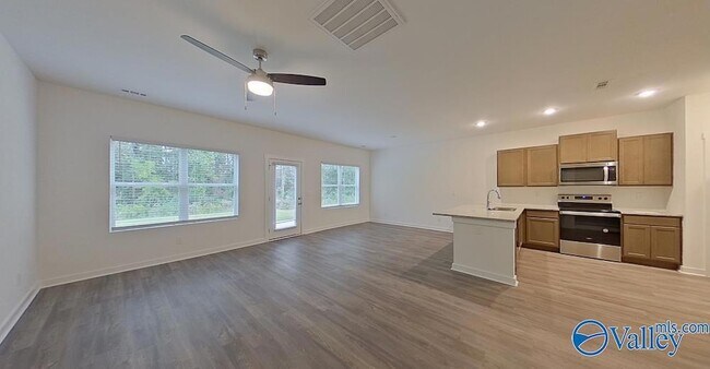 Foto del edificio - 6136 Taramore Ln NW