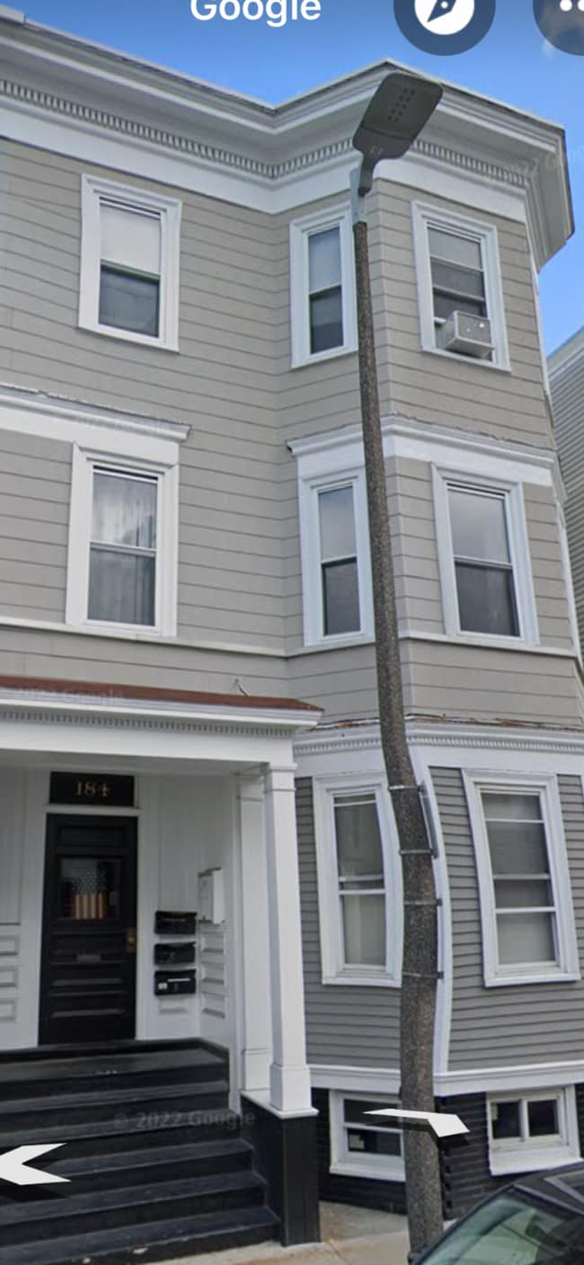 Building Photo - 184 L St