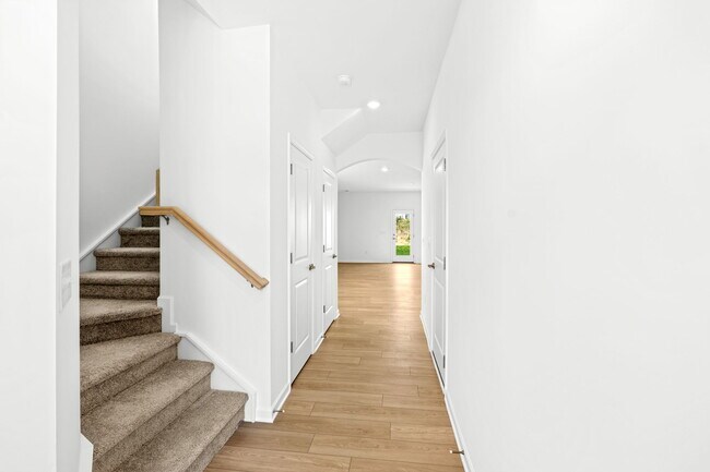 Foto del edificio - 615 Blaire Ridge Way