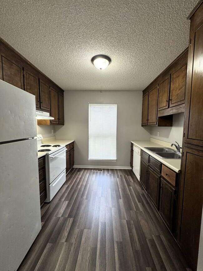 Building Photo - Available For Immediate Move-In!