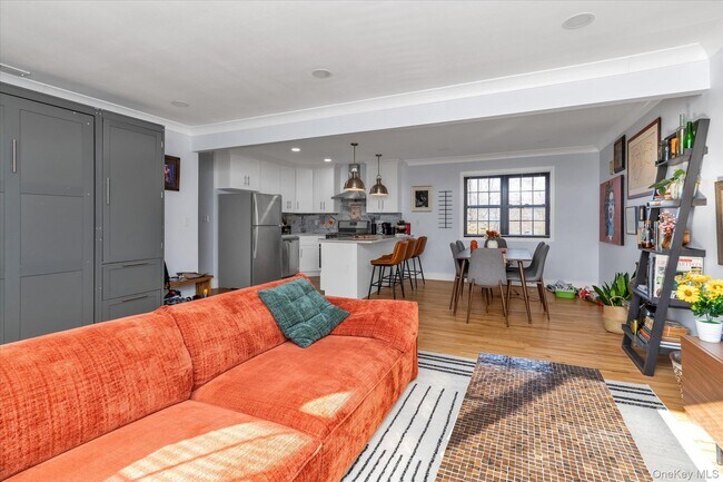 Foto del edificio - 4 Finch Pl