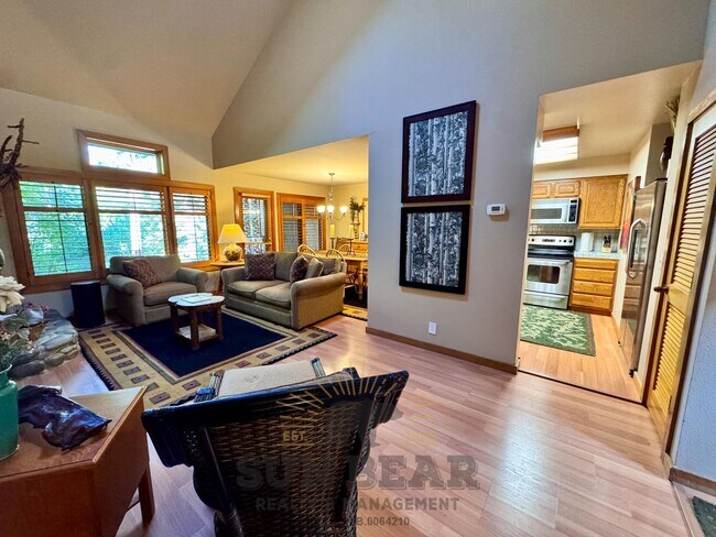 Foto del edificio - 2 Bedroom, 2 Bath in Third Creek with Hot Tub - Perfect Winter Getaway