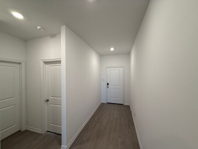 Foto del edificio - Beautiful Brand New 4 Bedroom Home in Must...