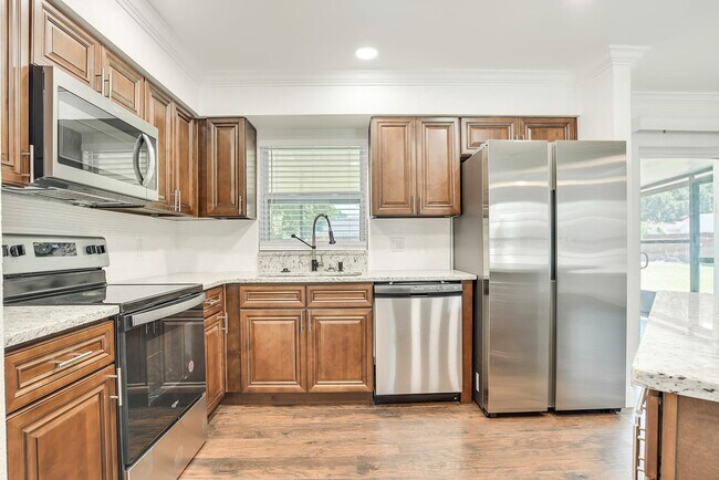 Building Photo - 6446 Powers Pointe Cir