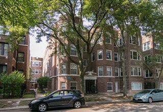 Building Photo - 7646 N Greenview Ave