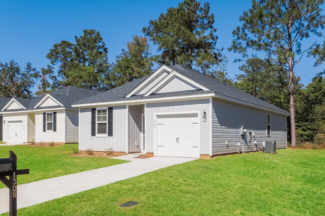 Building Photo - 1308 Warrens Way, Manning, SC