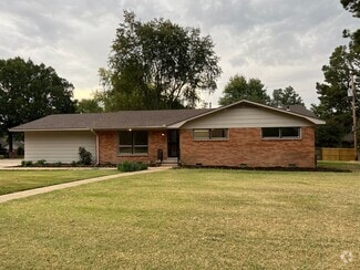 Building Photo - 1805 Starling Dr