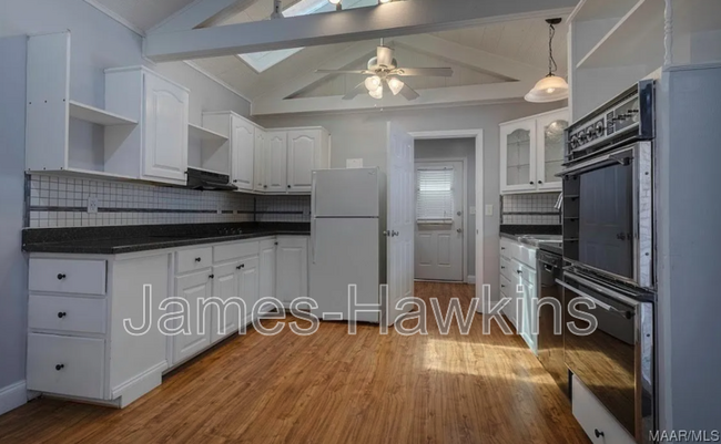 Foto del edificio - 3005 Willow Ln Dr