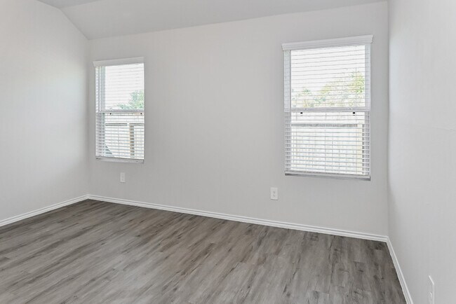 Building Photo - 1031 Imperial Bend Dr