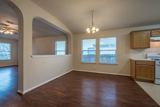 Foto del edificio - 3 Bedroom, 2 Bath, Single Story Home in Manor