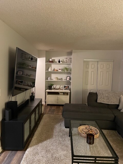 Living area - 4572 Cedar Lake Rd S