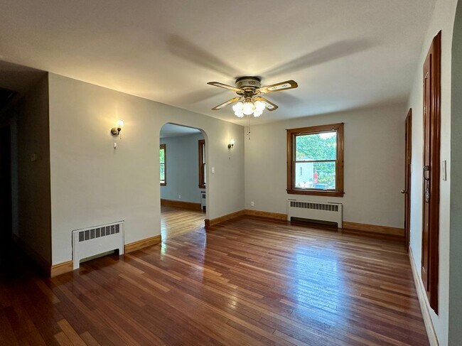 Building Photo - 6 Piave St