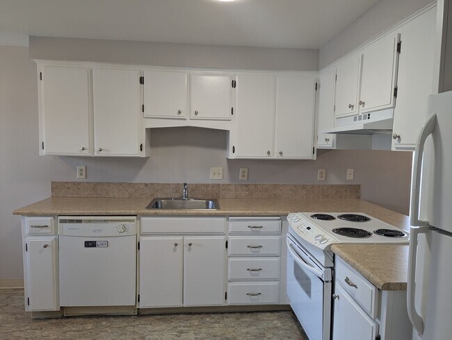 Building Photo - Upgraded 2 Bedroom Duplex in Tigard