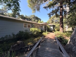 Building Photo - 621 Menlo Oaks Dr