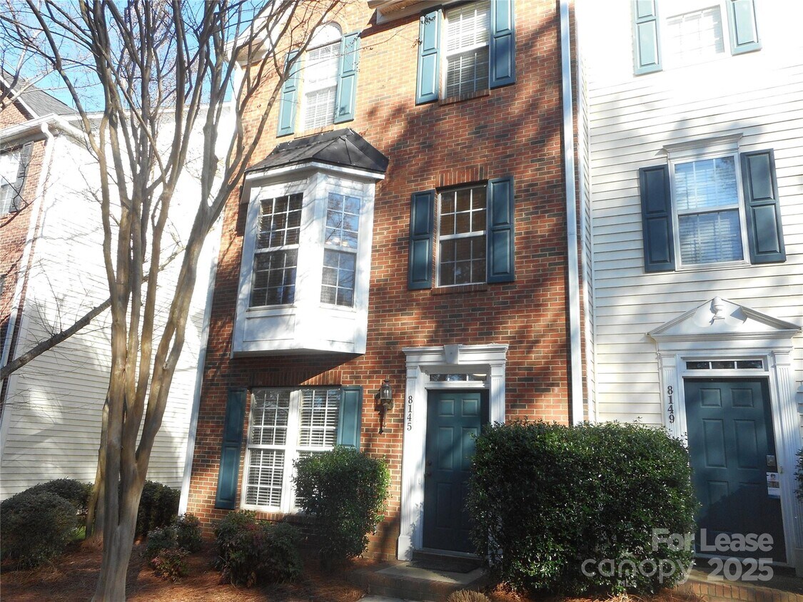 Foto principal - 8145 Millwright Ln