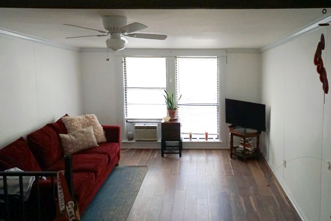 Primary Photo - 26 Wildwood Cir