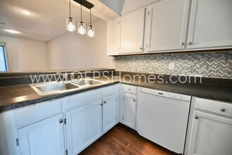 Building Photo - 206 Fourth St SE