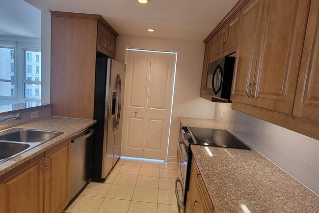 Building Photo - 1210 Blvd. De Maisonneuve Ouest