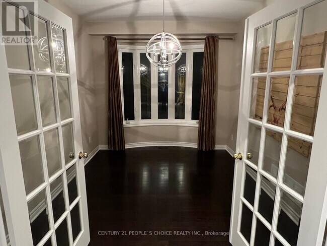 Building Photo - 114 Garyscholl Rd