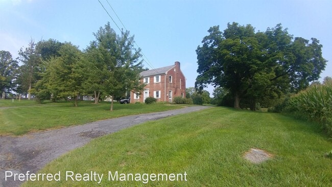 Building Photo - 1867 Donegal Springs Rd
