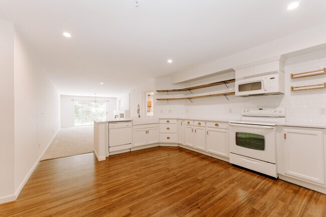 Foto del edificio - 559 Rivers Breeze Dr