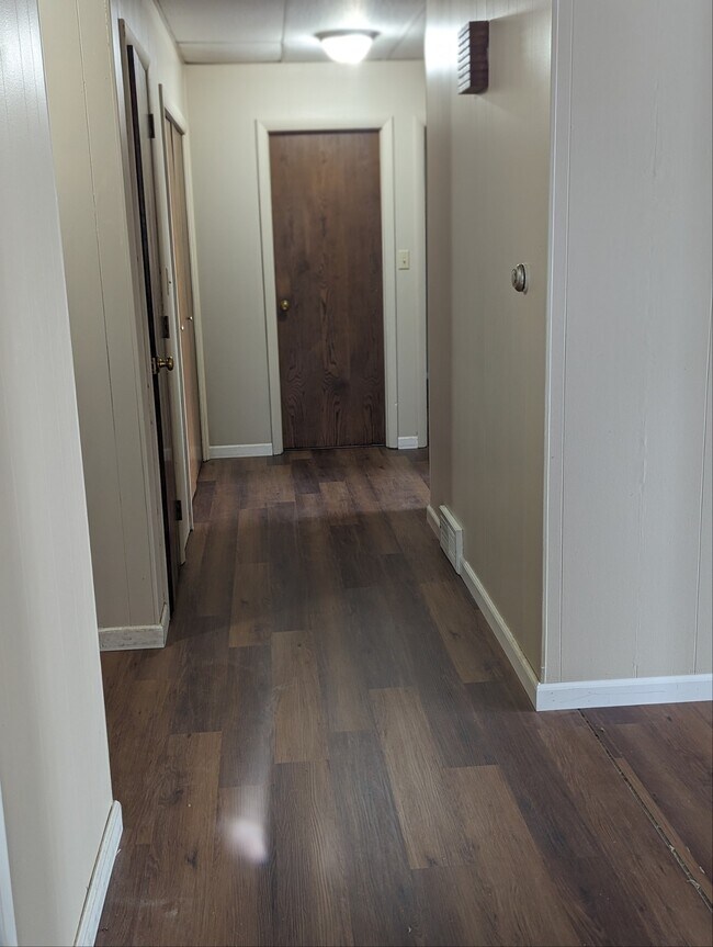 Hall Way - 100 S Farragut St