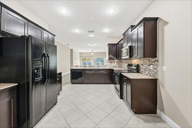 Foto del edificio - 30113 Saddlebred Ln