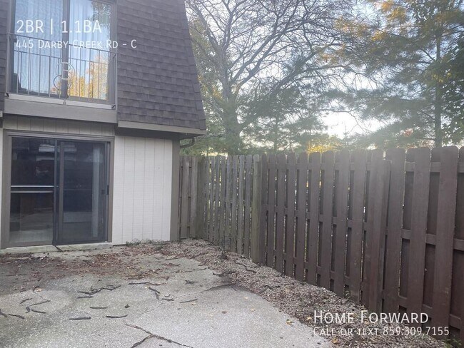 Foto del edificio - 445 Darby Creek Rd