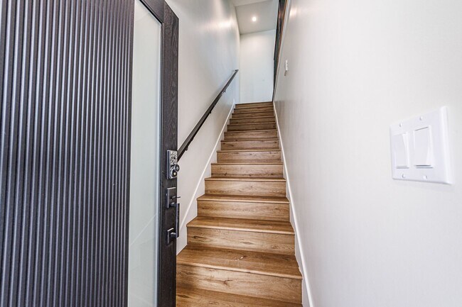 Foto del edificio - Contemporary 4BR/3BA | Town home Open Plan...
