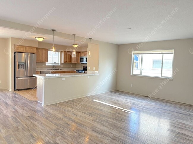 Building Photo - 3 BR home with fenced yard