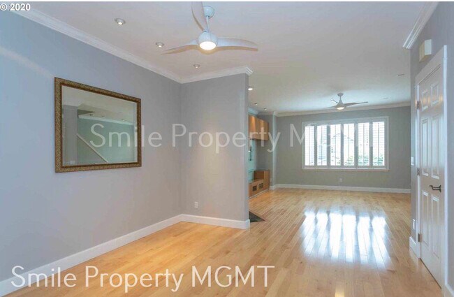 Foto del edificio - 9229 SW Sweek Dr