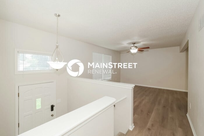 Primary Photo - 3 Bedroom Pet-Friendly Home in BLUE SPRING...