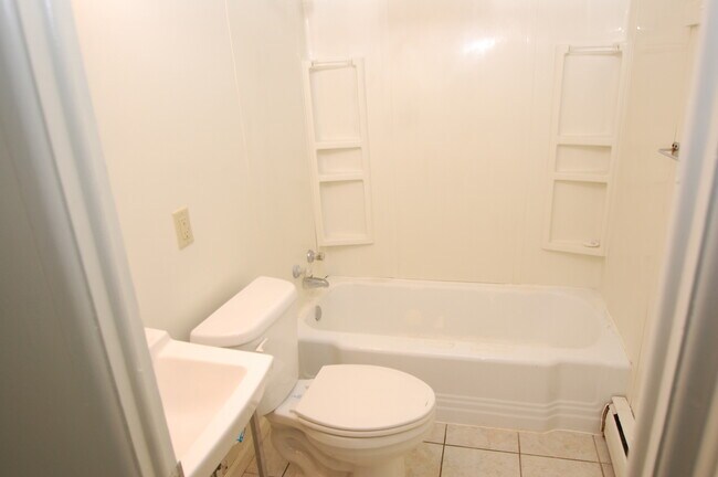 Building Photo - 430-3 Westwood