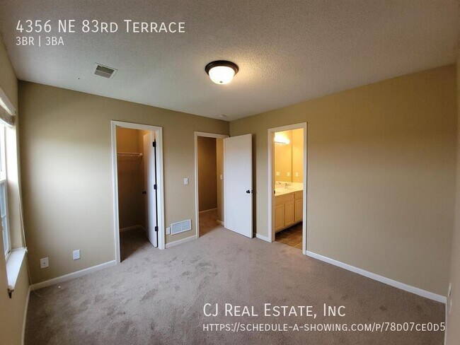 Foto del edificio - 4356 NE 83rd Terrace
