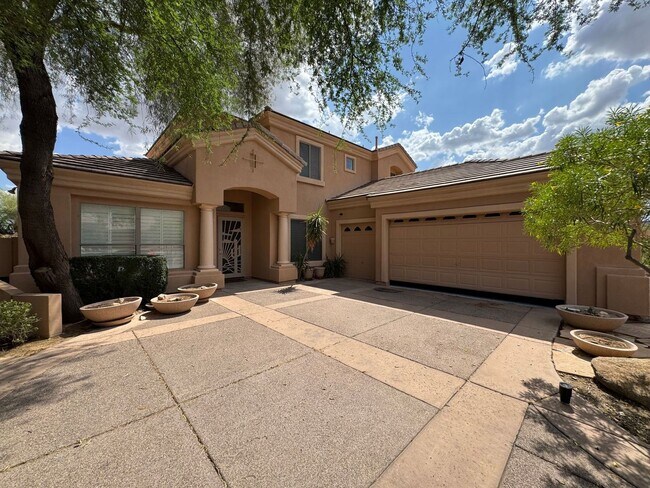 Building Photo - 533 W Desert Flower Ln