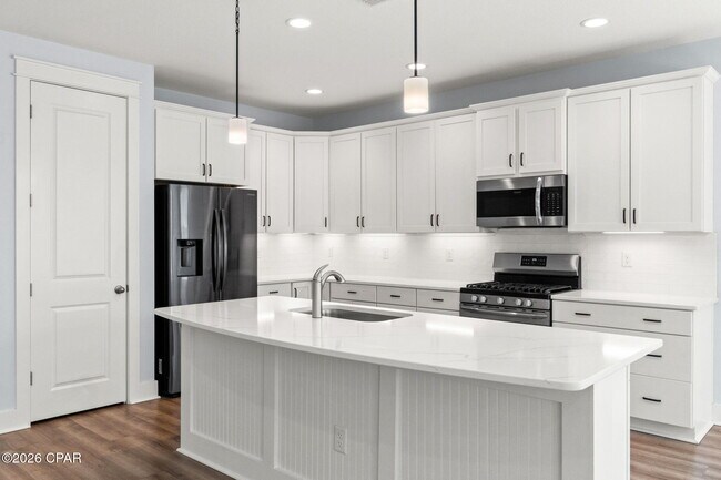 Building Photo - 300 Foxtail Wy
