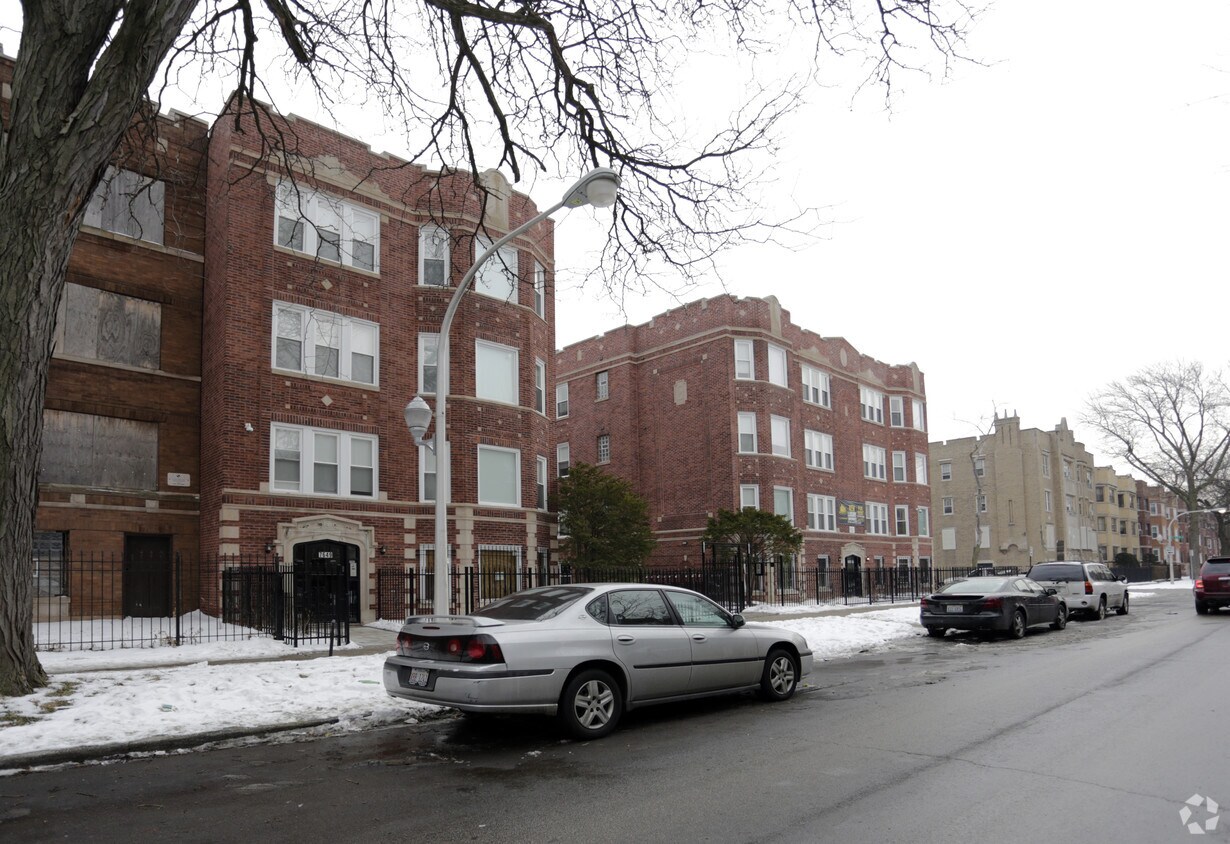 Building Photo - 7649-7657 S Phillips Ave