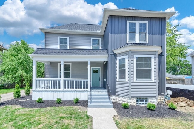 Building Photo - 376 E Markison Ave