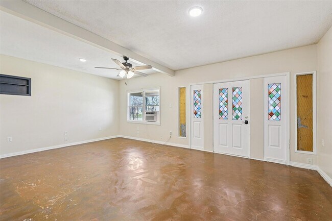 Foto del edificio - 620 Barbara Dr