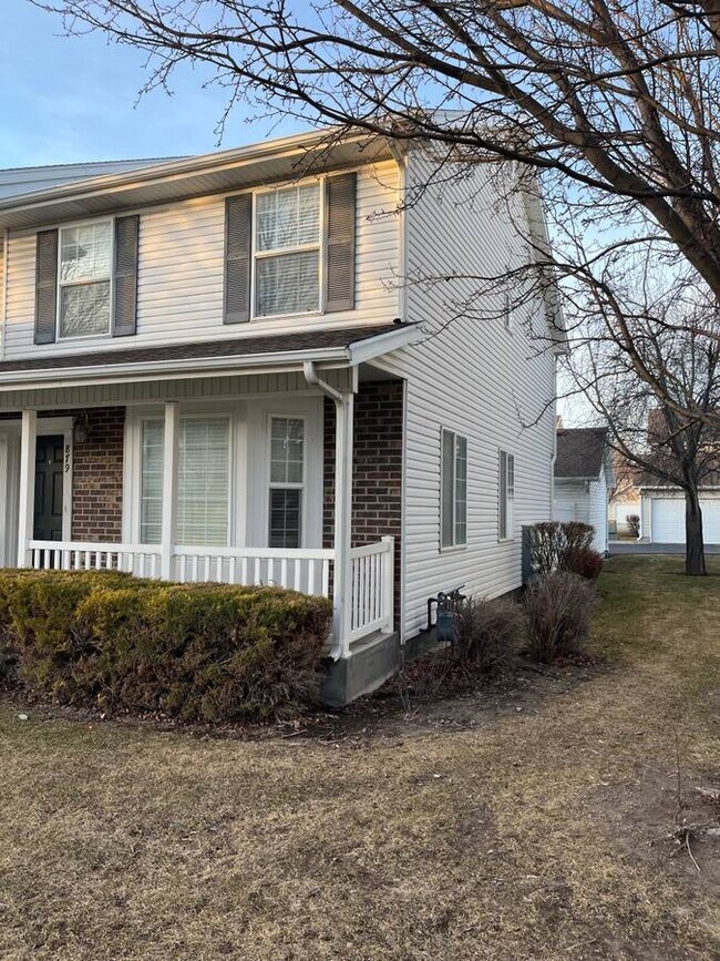 Foto del edificio - 879 Liberty Ln