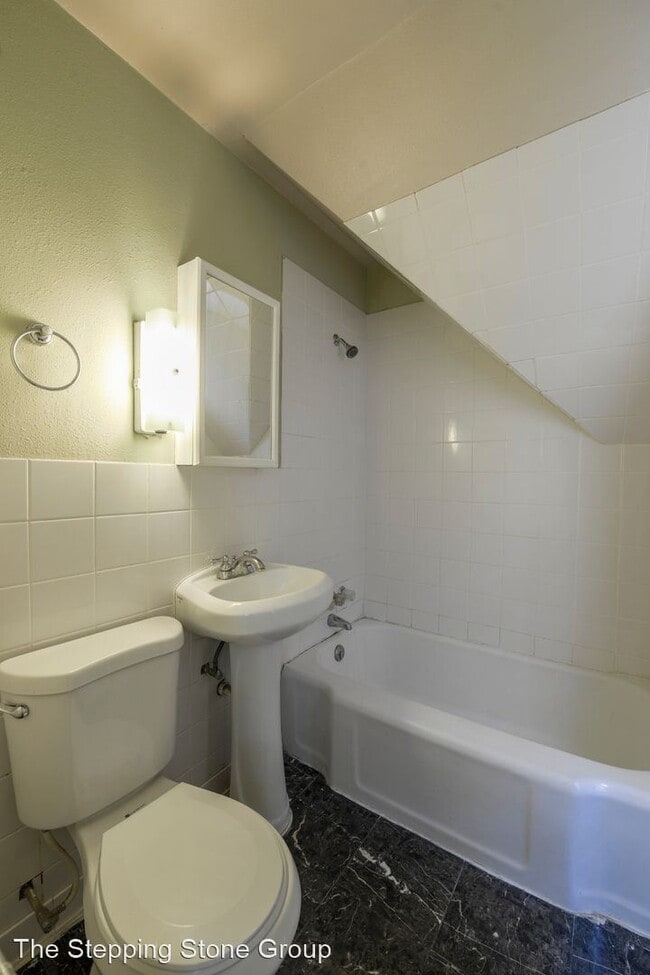 Building Photo - 1 br, 1 bath Condo - 411 Morgan Ave North ...