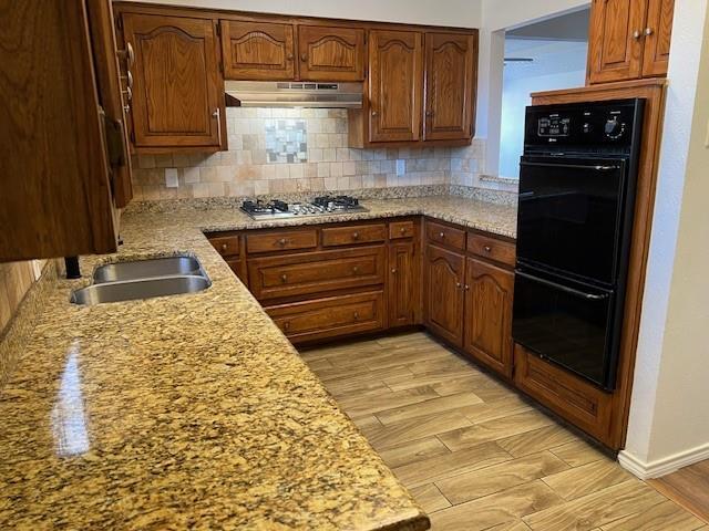 Foto del edificio - 13302 Daystrom Ct