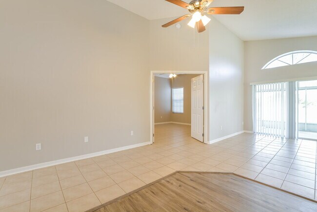 Foto del edificio - 8562 Fort Thomas Way