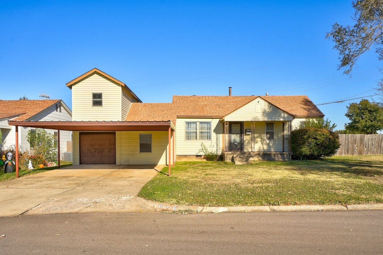 101 Oak St House Rental in Midwest City, OK