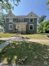 Building Photo - 246 E Dewald St