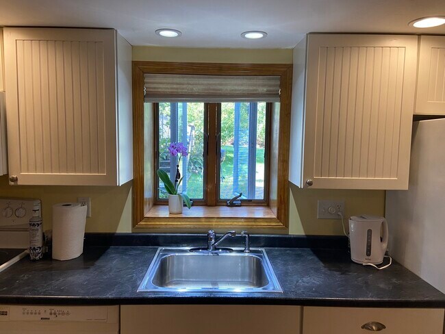 Foto del edificio - 763 W Yarmouth Rd