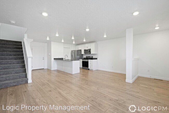 Building Photo - 3 br, 2 bath House - 3874 W Orinda Drive